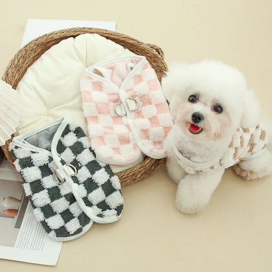 Pet autumn and winter checkerboard button cardigan with traction button for keeping dogs warm in autumn and winter clothing